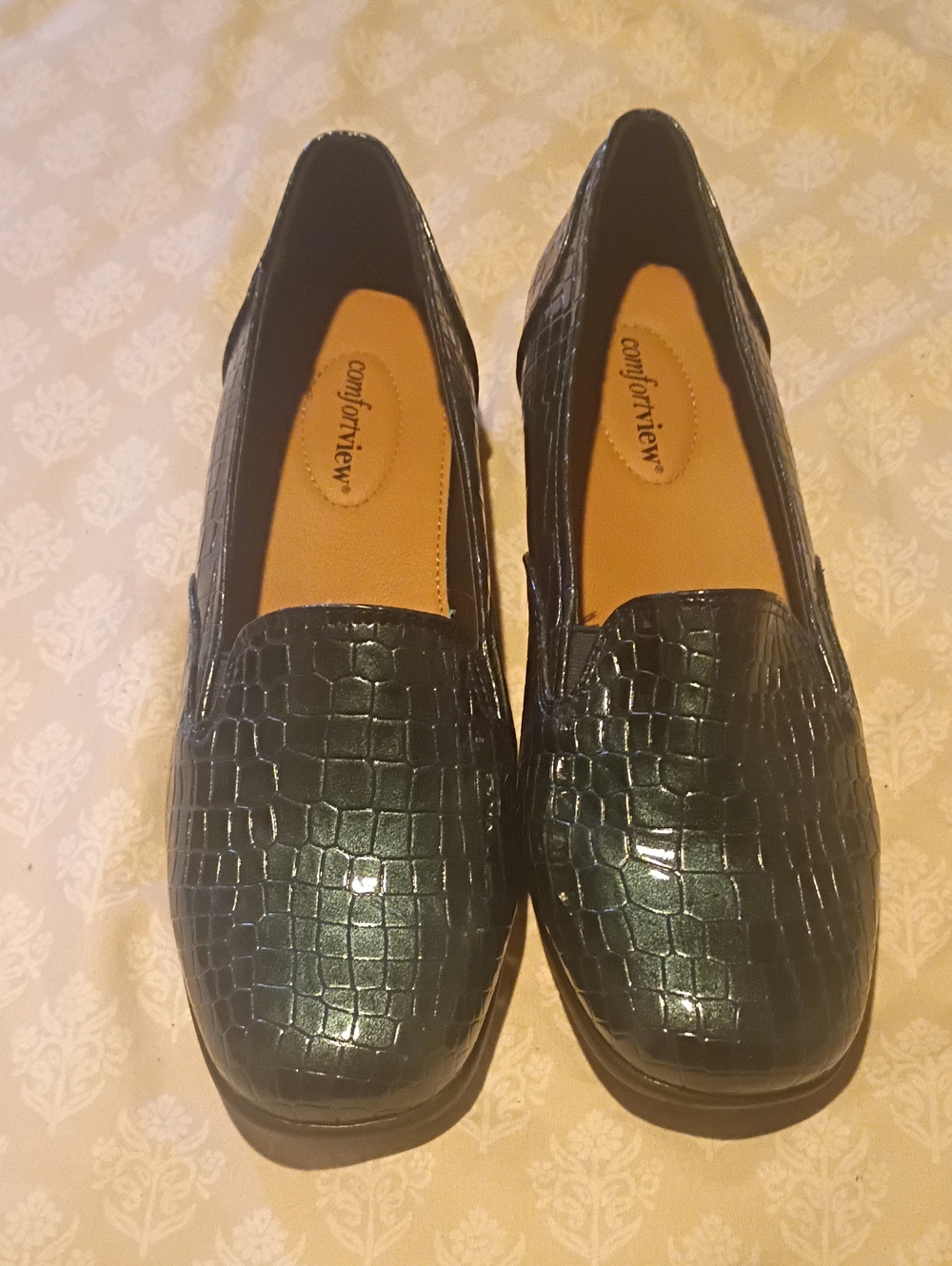 comfortview Emerald Green Croc-Embossed Slip-On Loafers